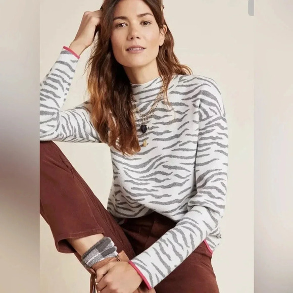 ! Anthropologie x Chelsea & Theodore Lizzie Mock Neck Zebra Sweater size… - Picture 1 of 8